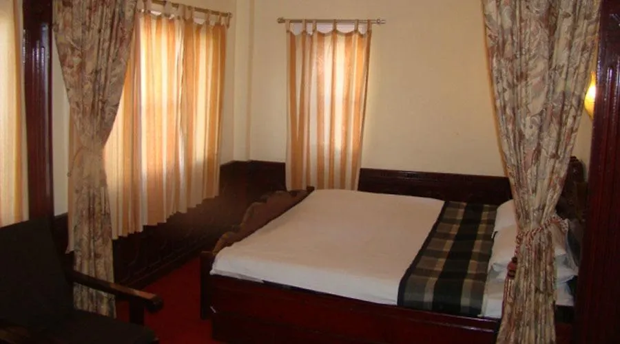 Hotel Hilltop Shimla 3*,